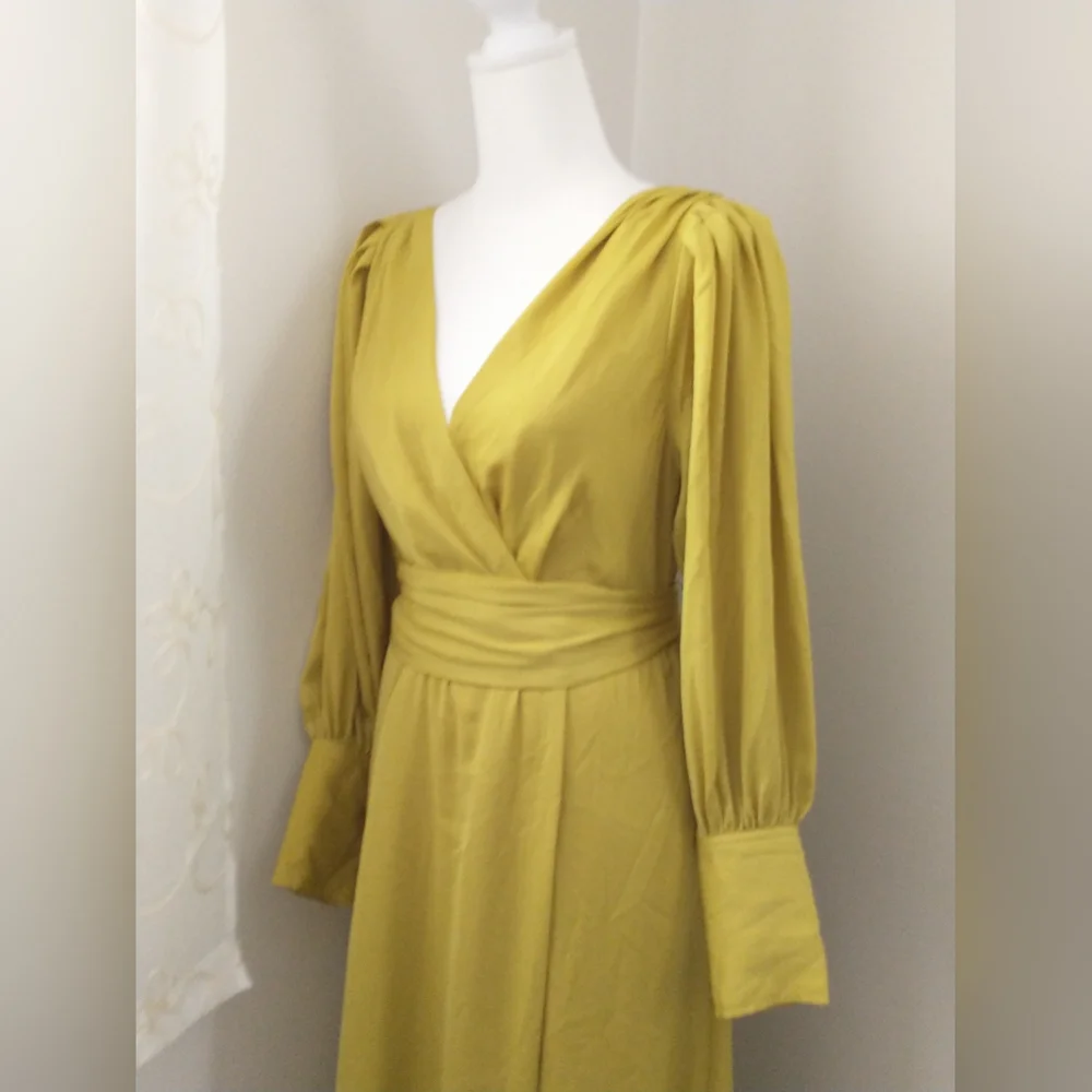 Banana Republic belted surplice midi dress 10 petite - Picture 7 of 14